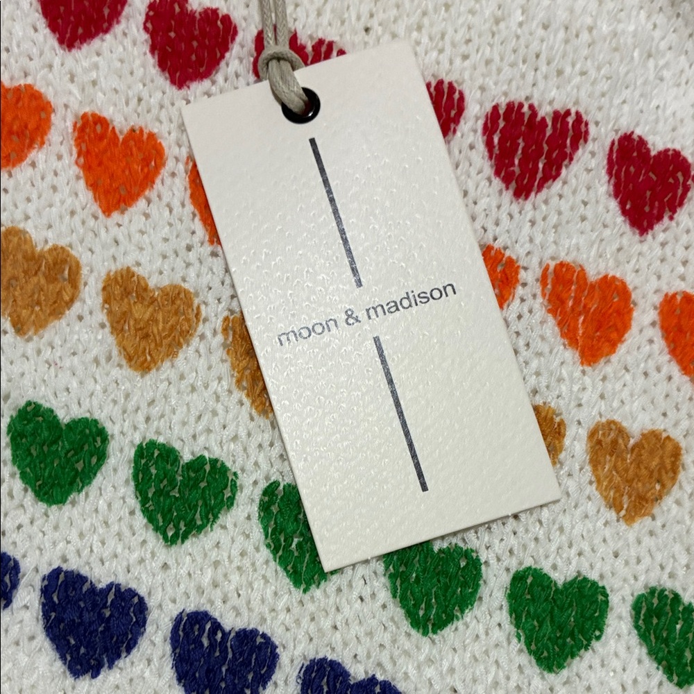 Moon & Madison White Knit Top with Hearts - Picture 3 of 5